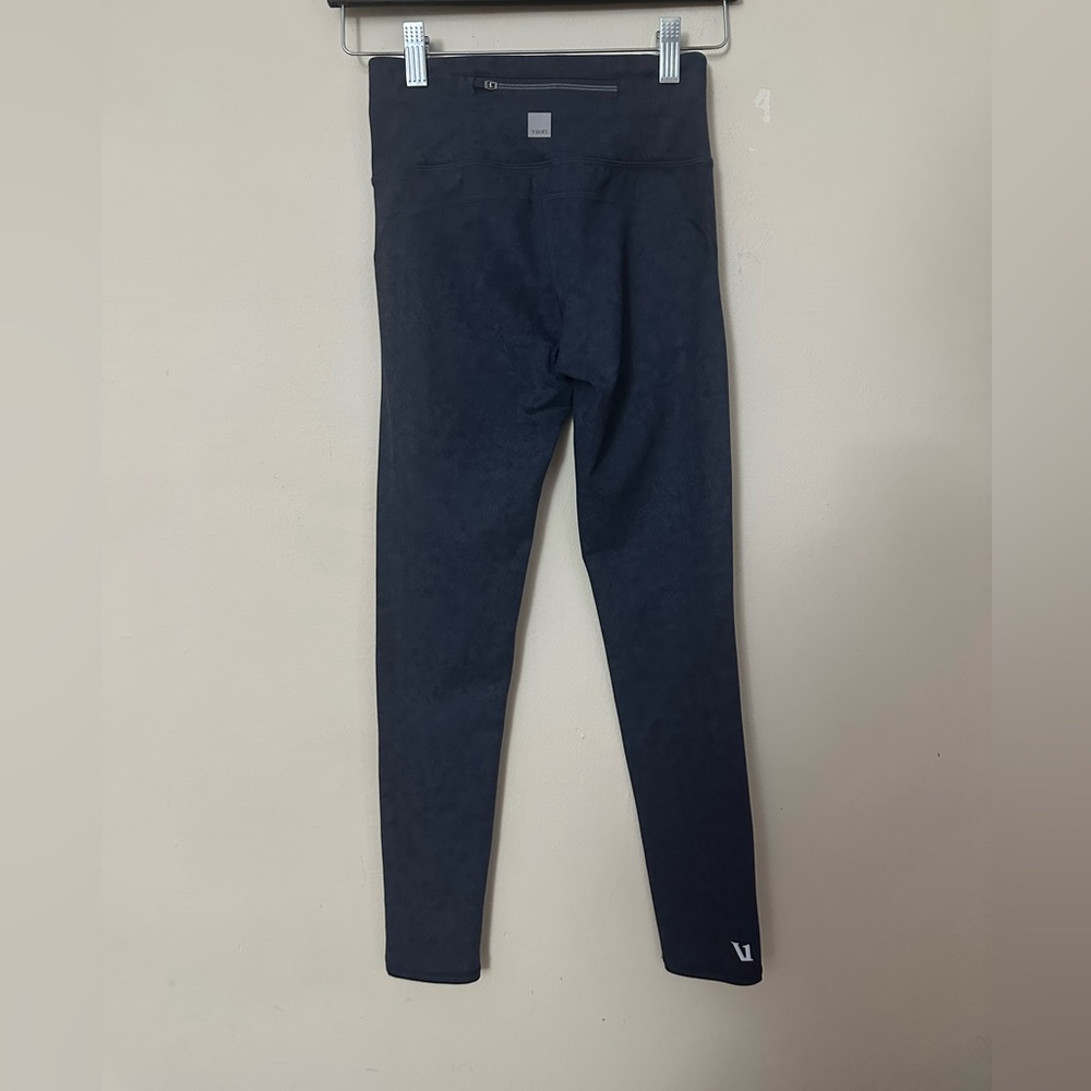 Vuori Pace High Rise Legging! Ocean Texture Blue! EUC - Picture 4 of 8